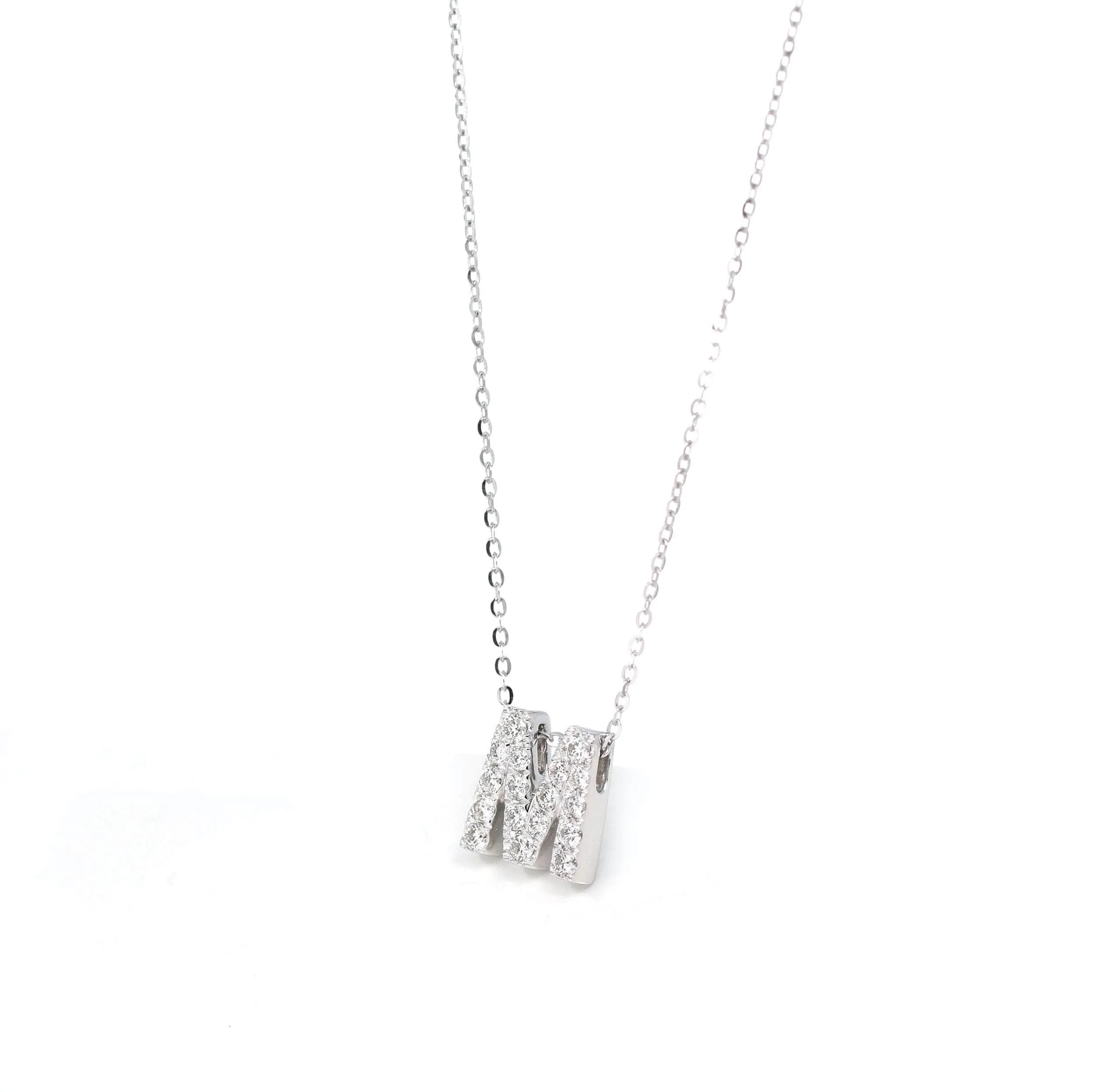 18K White Gold M Pendant Necklace With Diamond