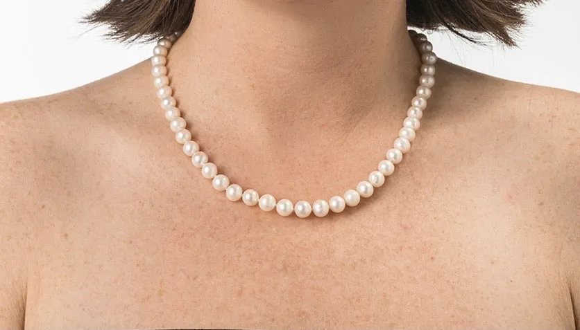 A  signature freshwater pearl strand necklace