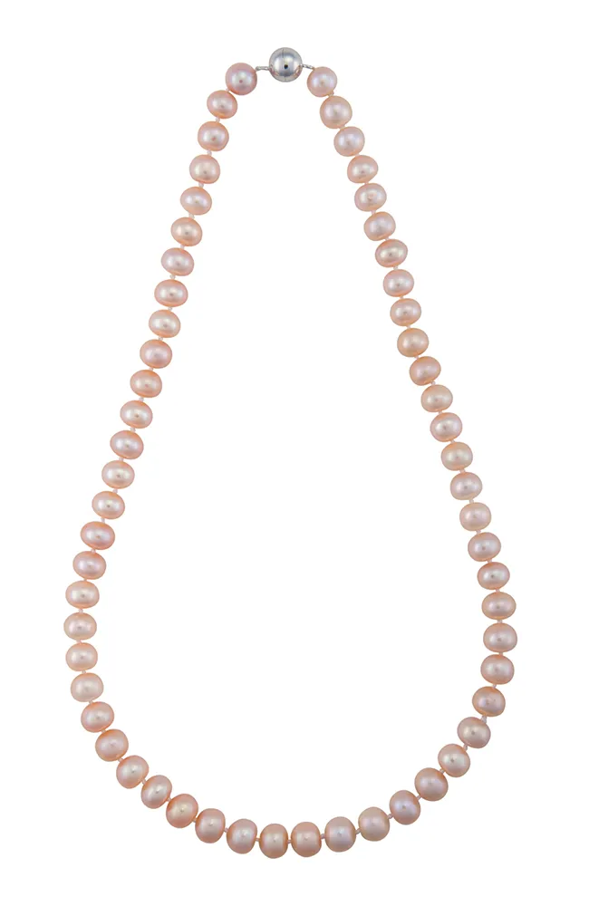 A  signature freshwater pearl strand necklace