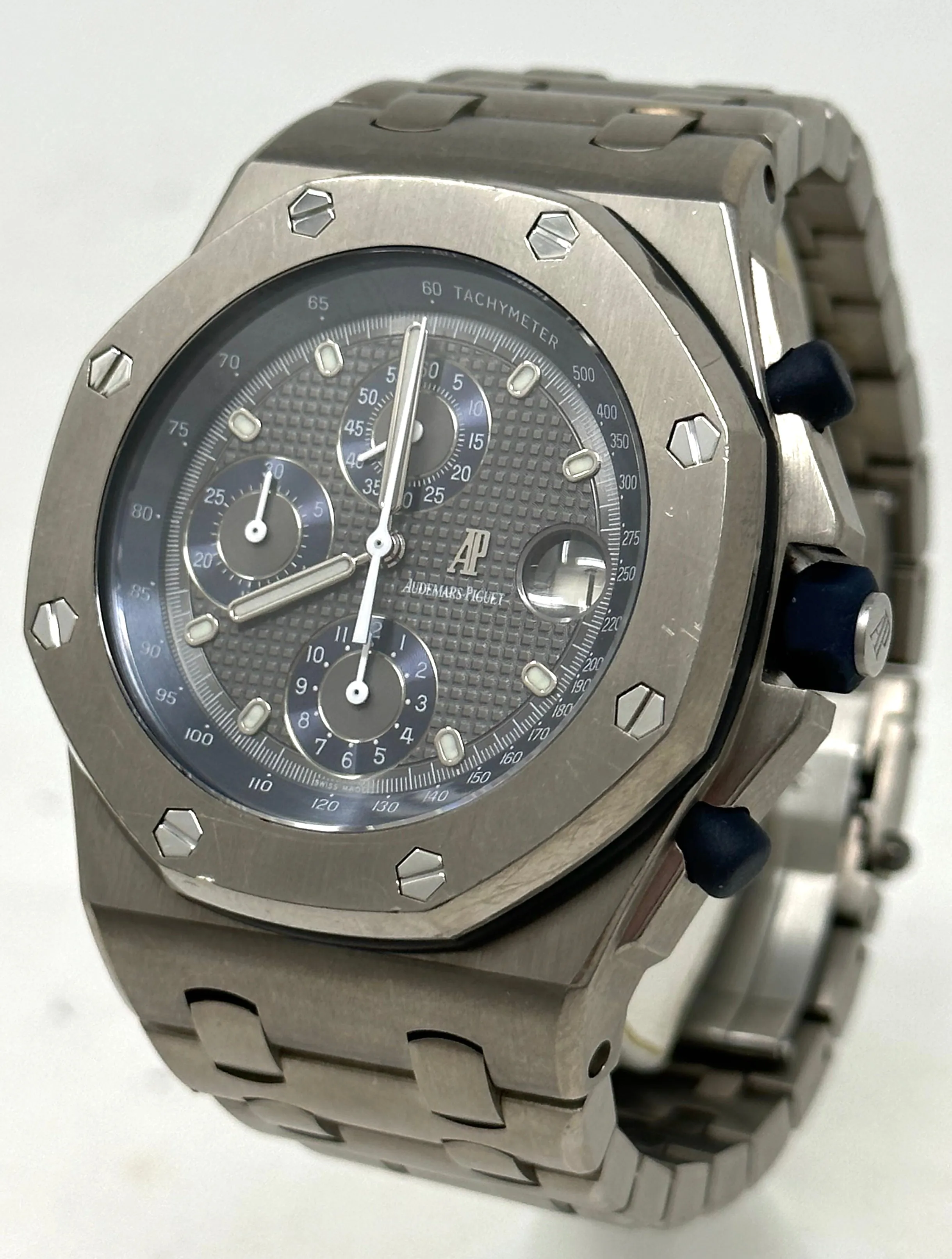 Audemars Piguet Royal Oak Offshore 25721TI.OO.1000TI.01