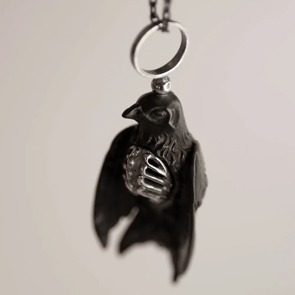 Avis Aeterna pendant - black