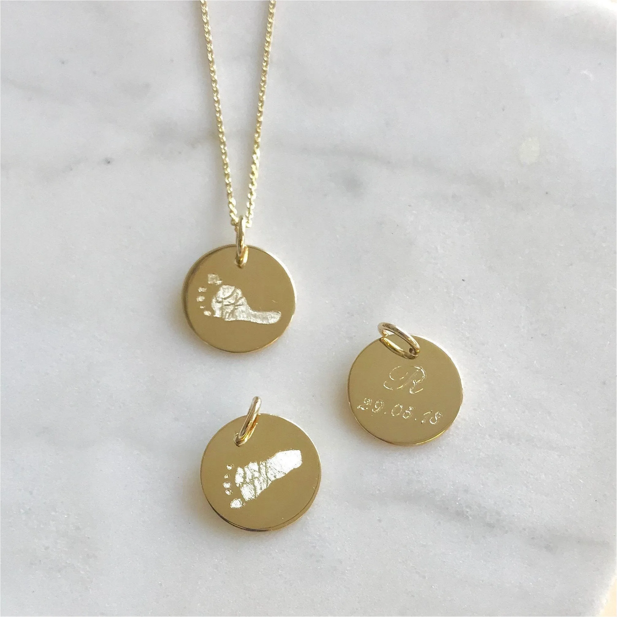 Bellevue 9ct Gold Footprint Pendant