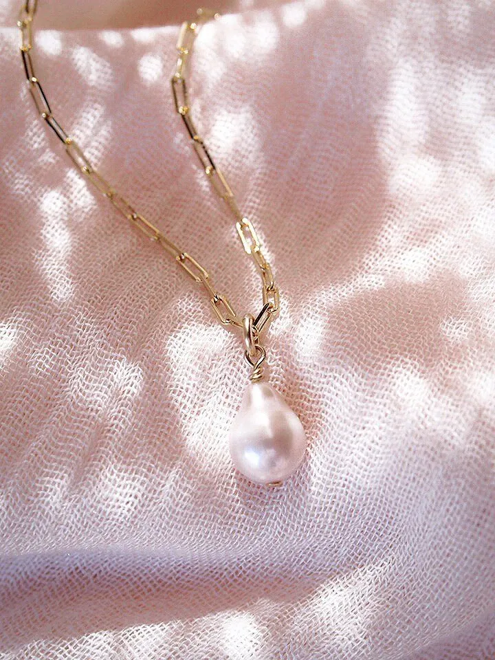 Dainty Baroque Pearl Necklace - Kēhau