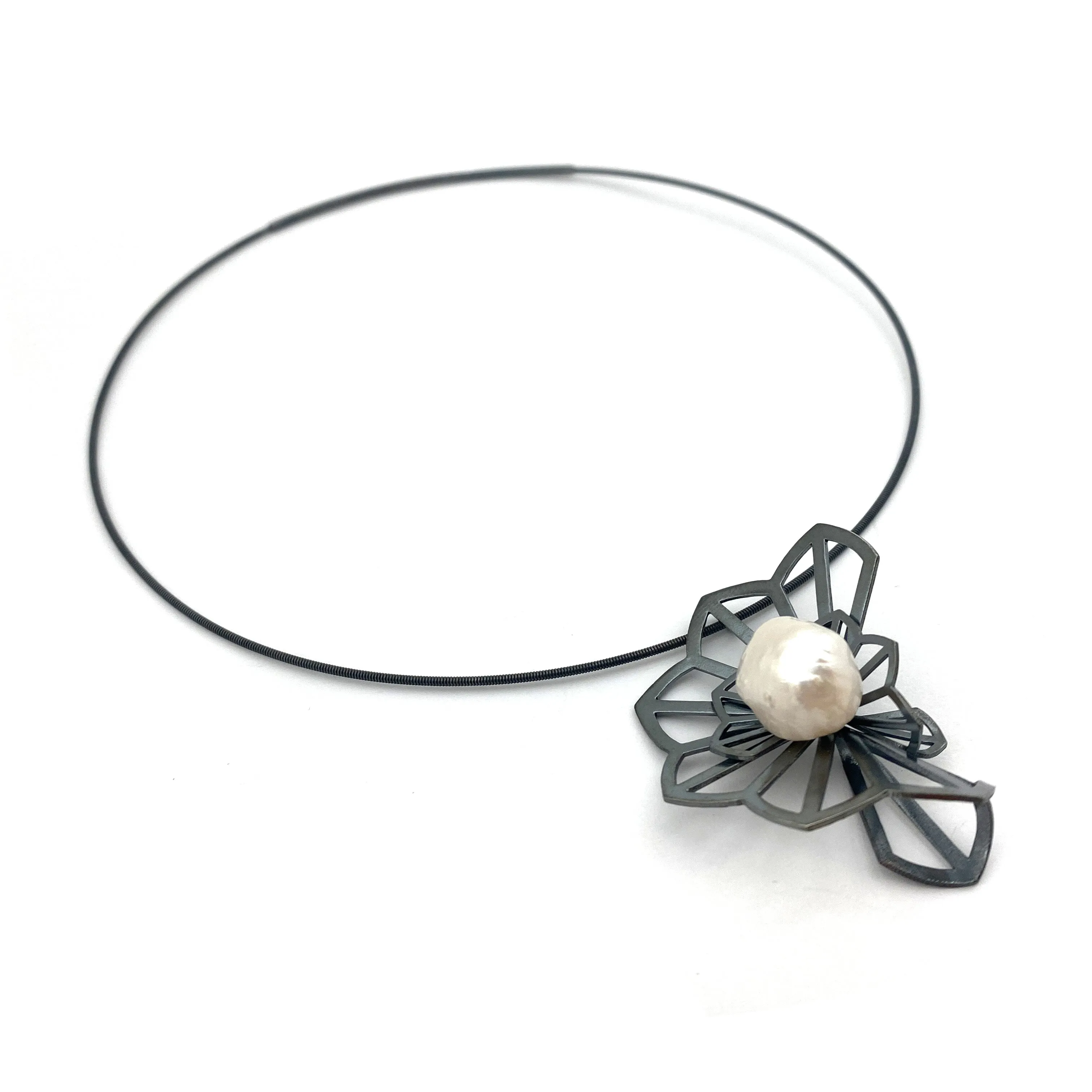 Double Hyacinth Fold Pearl Necklace