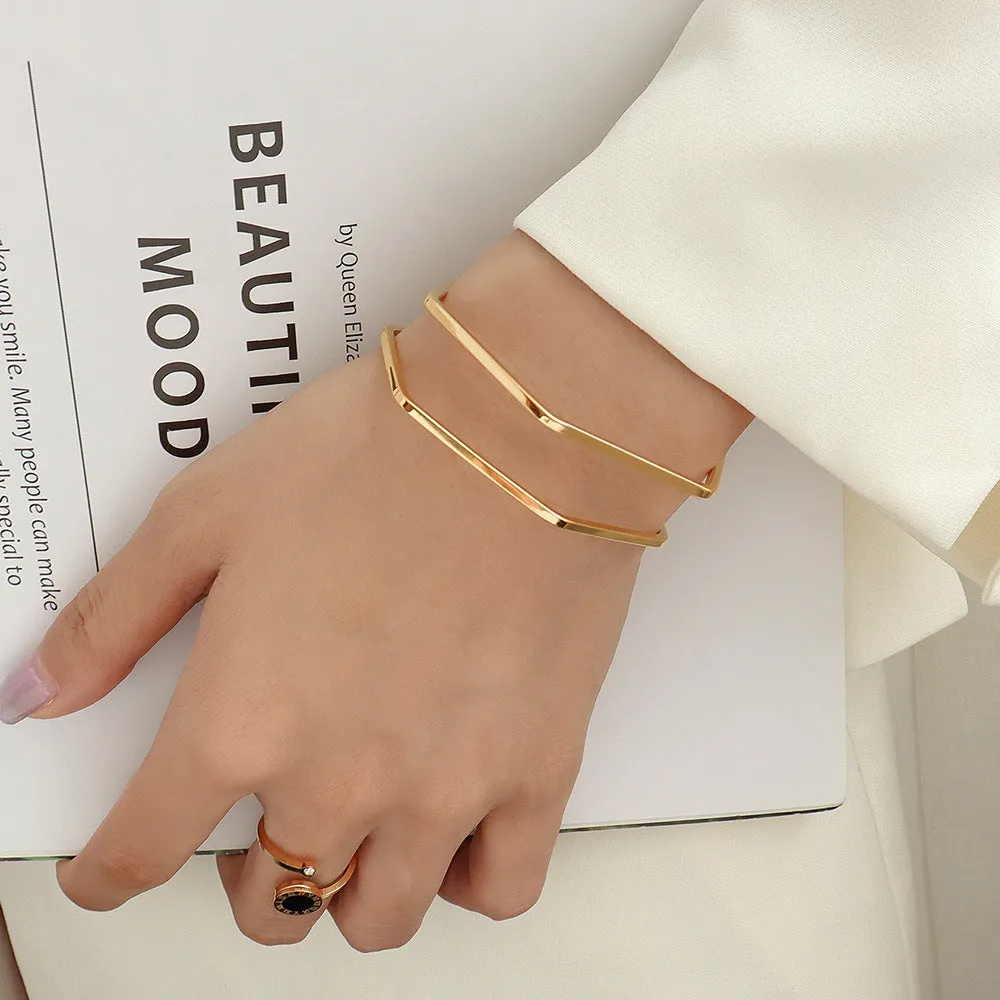 Exaggerated Stainless Steel Hollow Bracelet with 18k Gold Plating