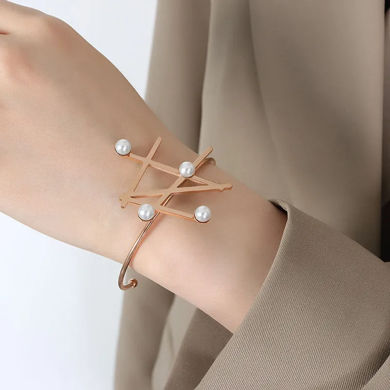 Eye-catching Geometric Pearl Ring and Bracelet Set