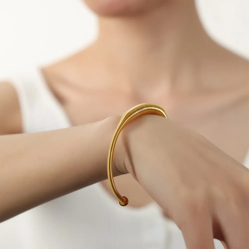 Golden Geometric Hollow Bracelet - Everyday Genie Collection