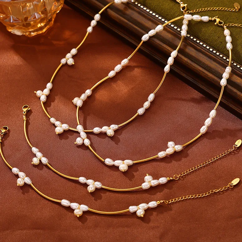 Minimalistic Pearl Necklace and Bracelet Set