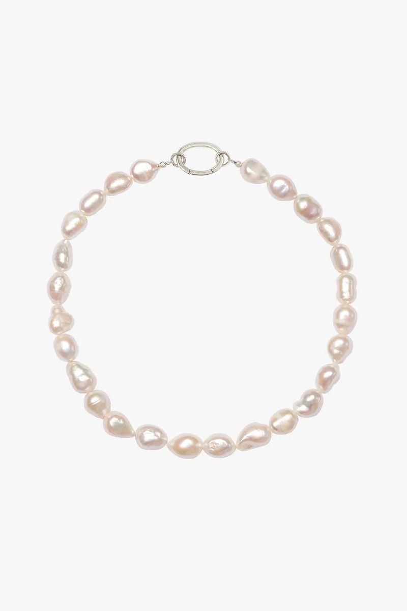 Statement pearl necklace silver