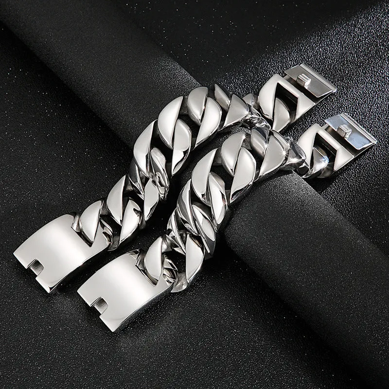 Stylish Titanium Steel Men's Bracelet - Bold European and American Fashion Jewelry