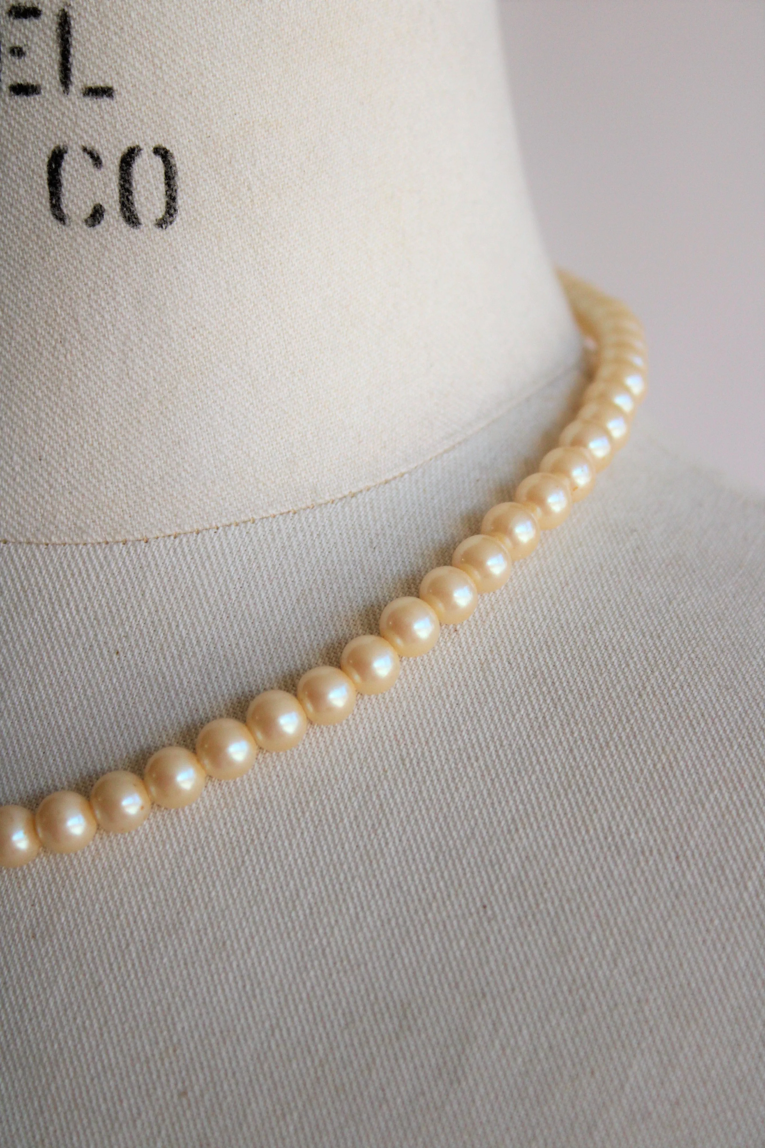 Vintage Mid Century Faux Pearl Necklace