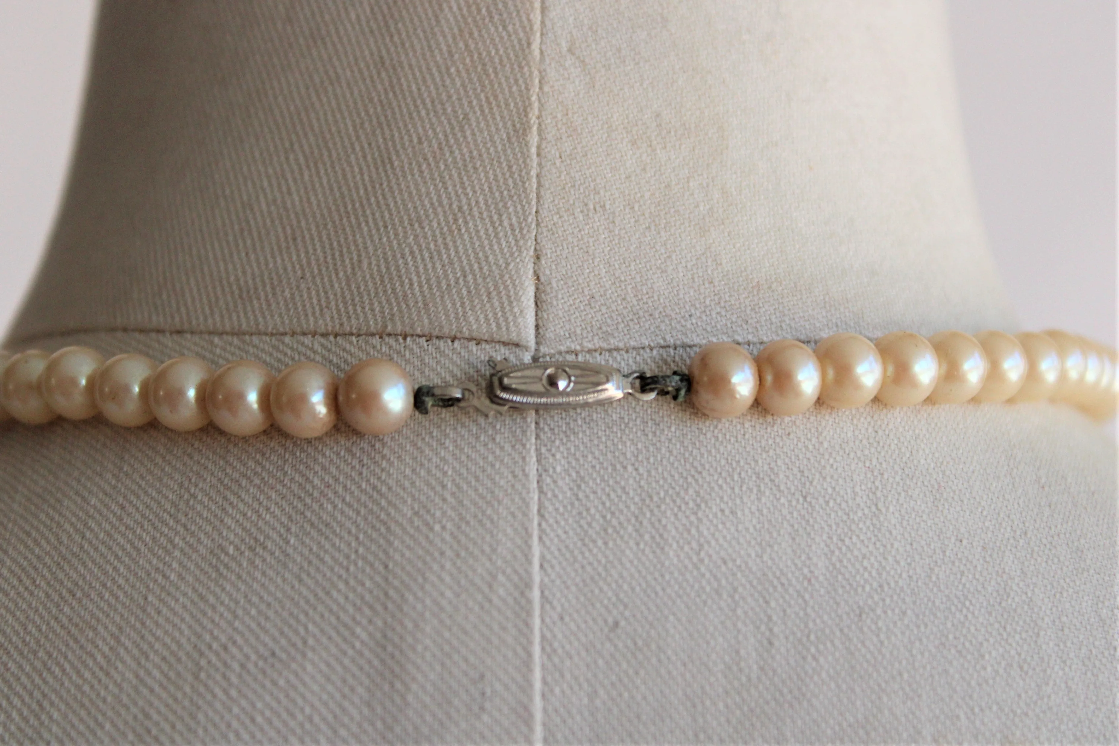 Vintage Mid Century Faux Pearl Necklace