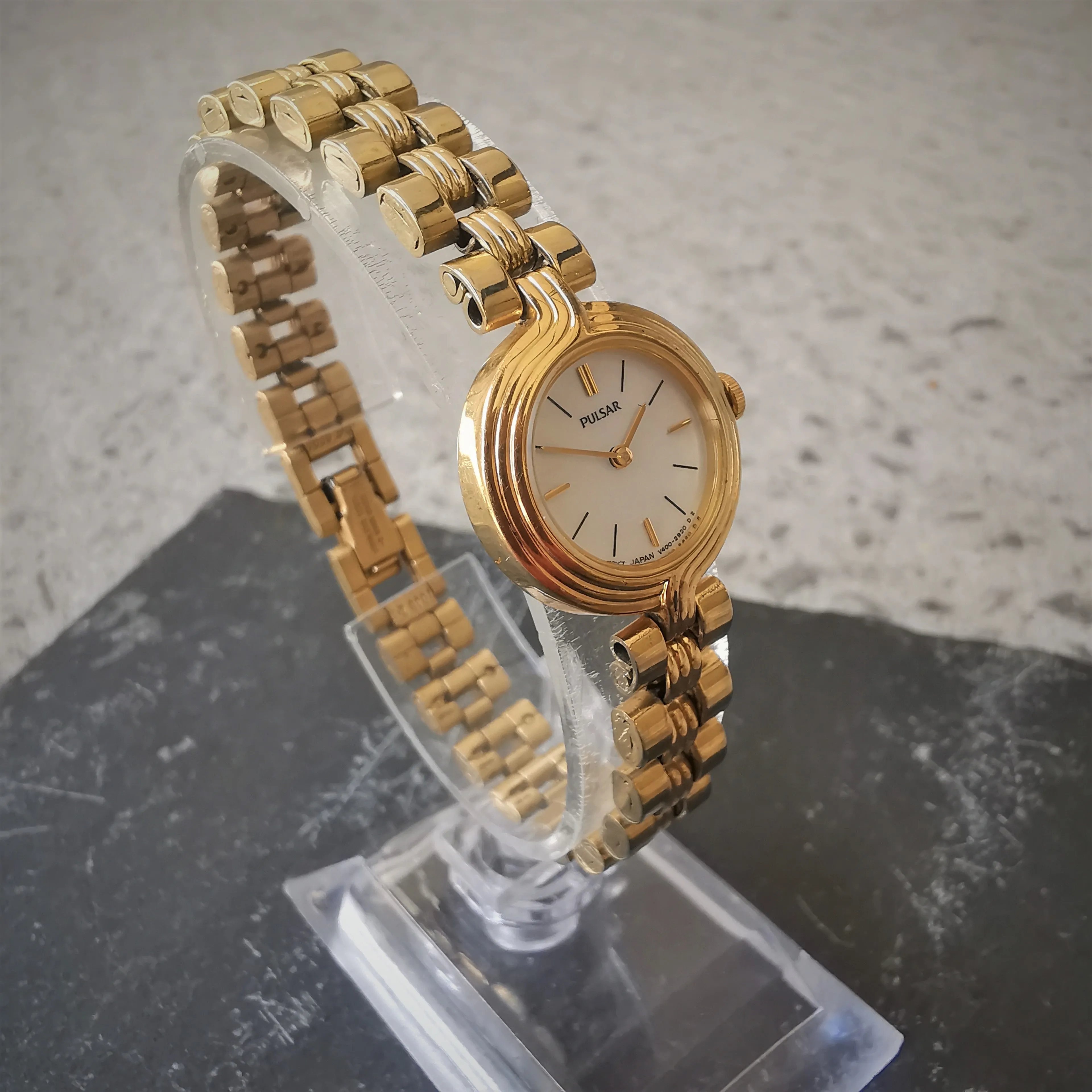 Vintage Women's PULSAR Gold Plated Quartz Watch // With Marble Design Dial